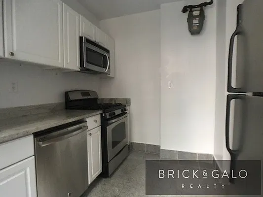 Rented by BRICK & GALO REALTY CORP | media 17