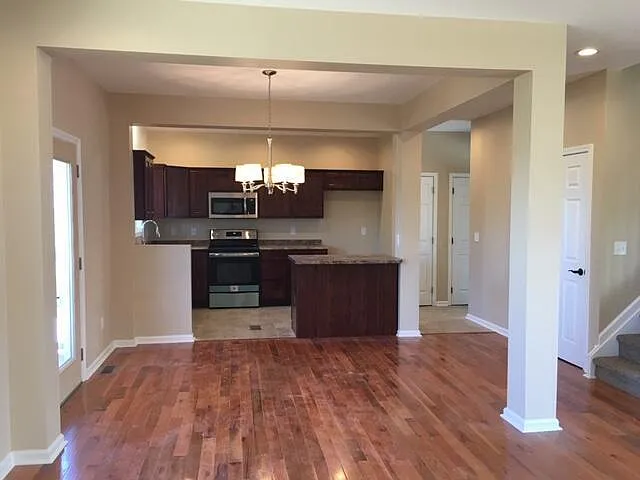 976 Cobble Dr — Photo 10