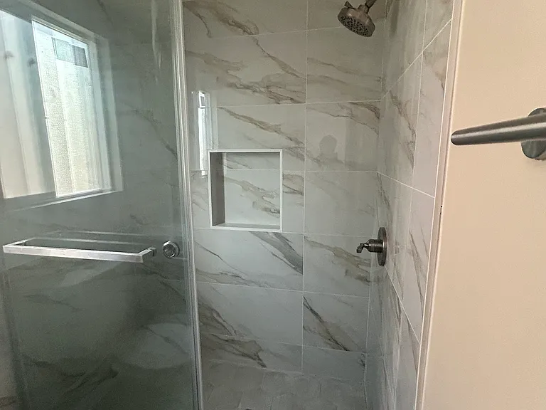 911 E 6th St #921 — Photo 16