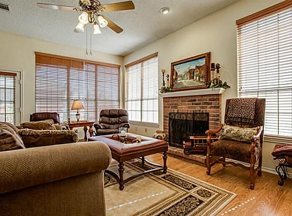 4th image of 526 E Grubb Dr