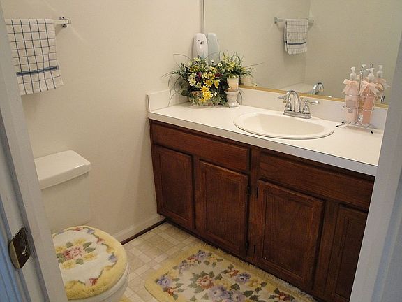 Down stair rest room 