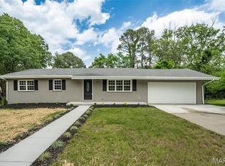 205 Barker Ln, Ballwin, MO 63021