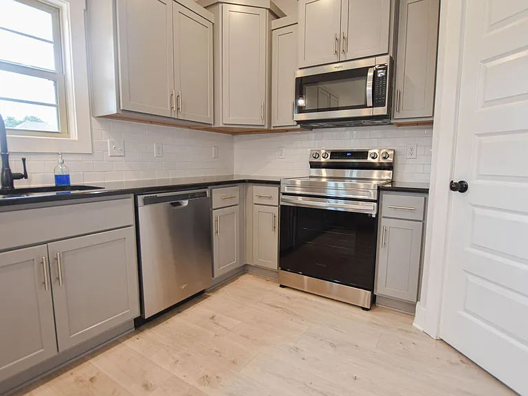 3275 Haymeadow Ln — Photo 11