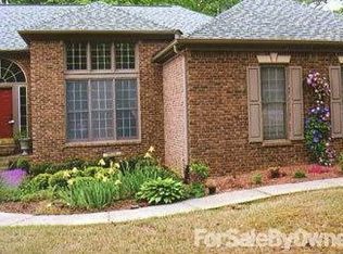 375 Longwood Pl, Lake Spivey, GA 30236