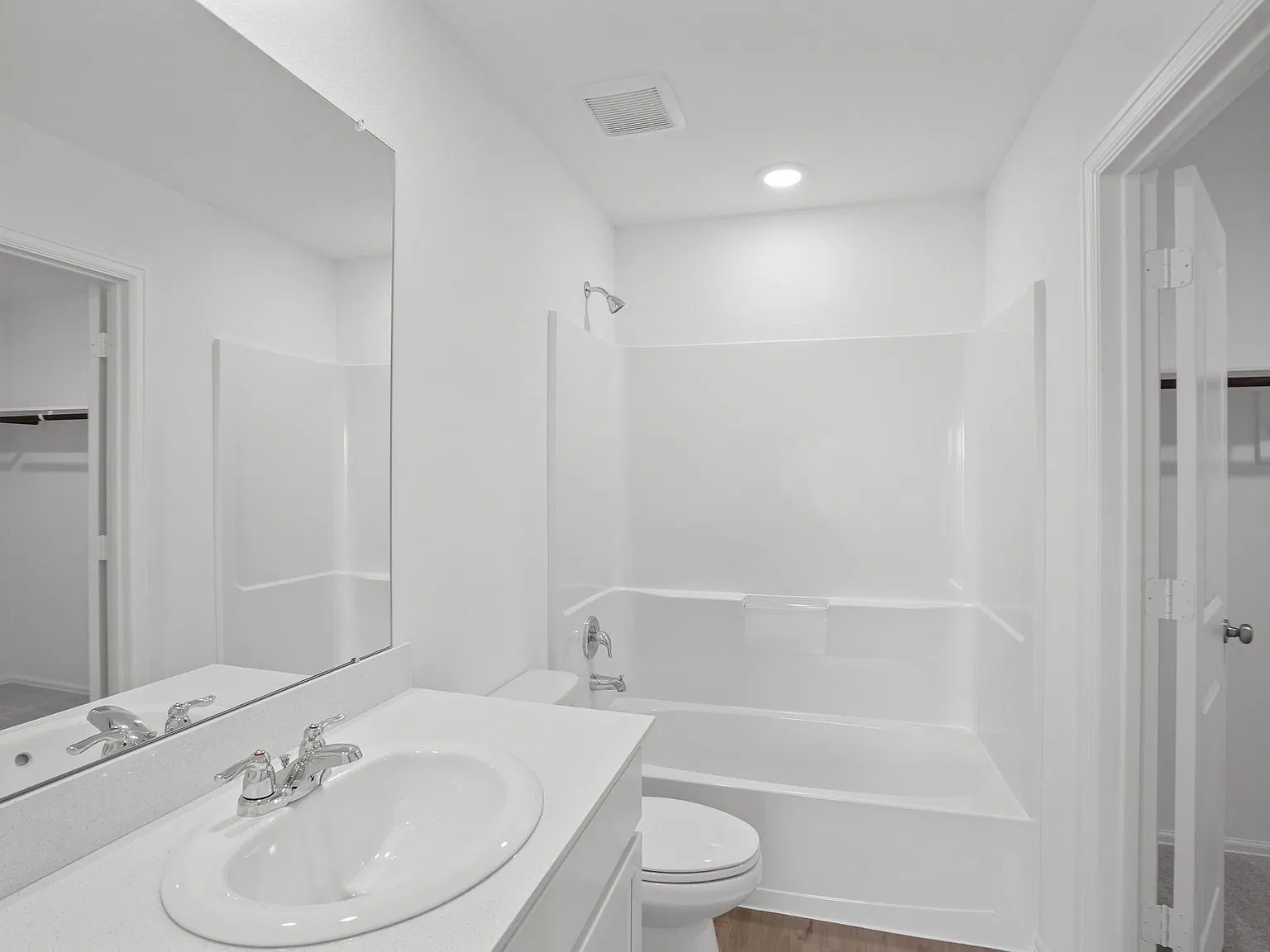 4 bed, 2.0 bath, 1688 sqft, $2,200 — Photo 3