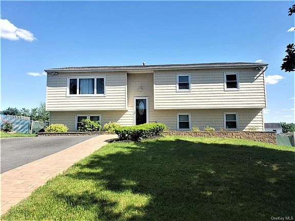 2nd image of 42 Oxford Ln