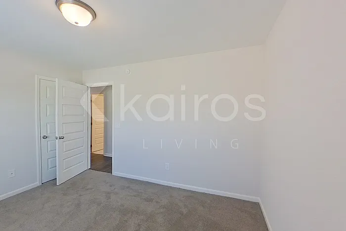 781 Park Ln — Photo 8