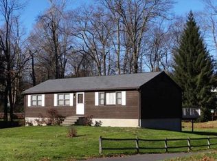 54 Pebble Path Ln, West Springfield, MA 01089