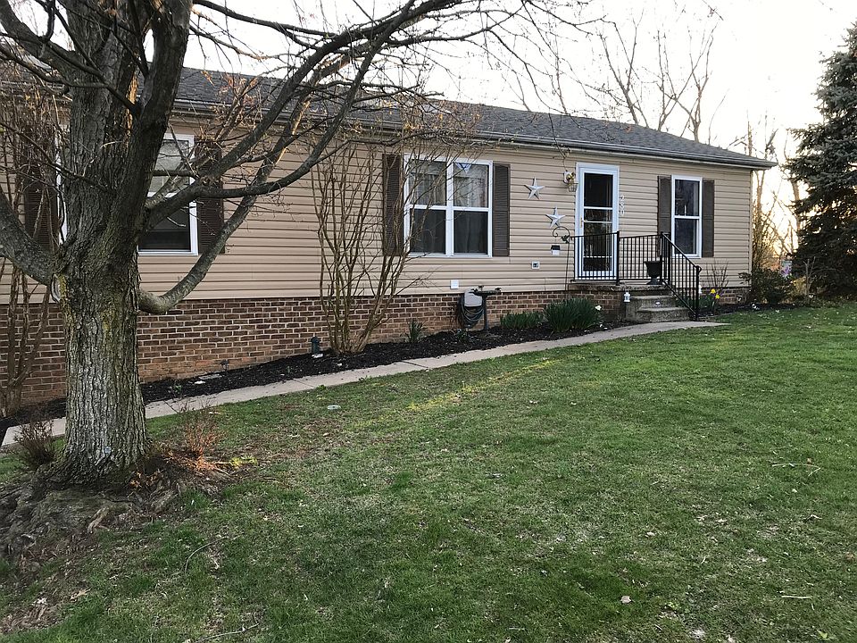 2nd image of 280 Franklin Square Dr