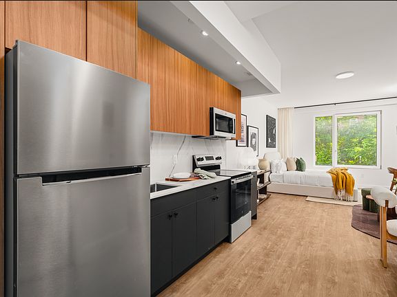 2nd image of 1832 Fulton St #3J