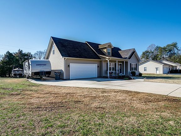 4th image of 1515 Lake Villa Cir