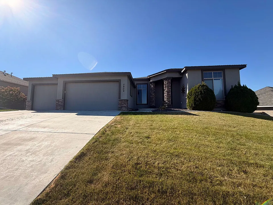 3909 W 48th Ave