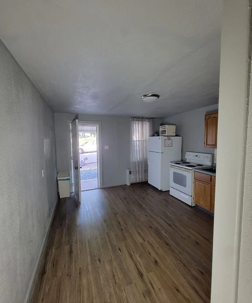 1 bed, 500 sqft, $900 — Photo 1