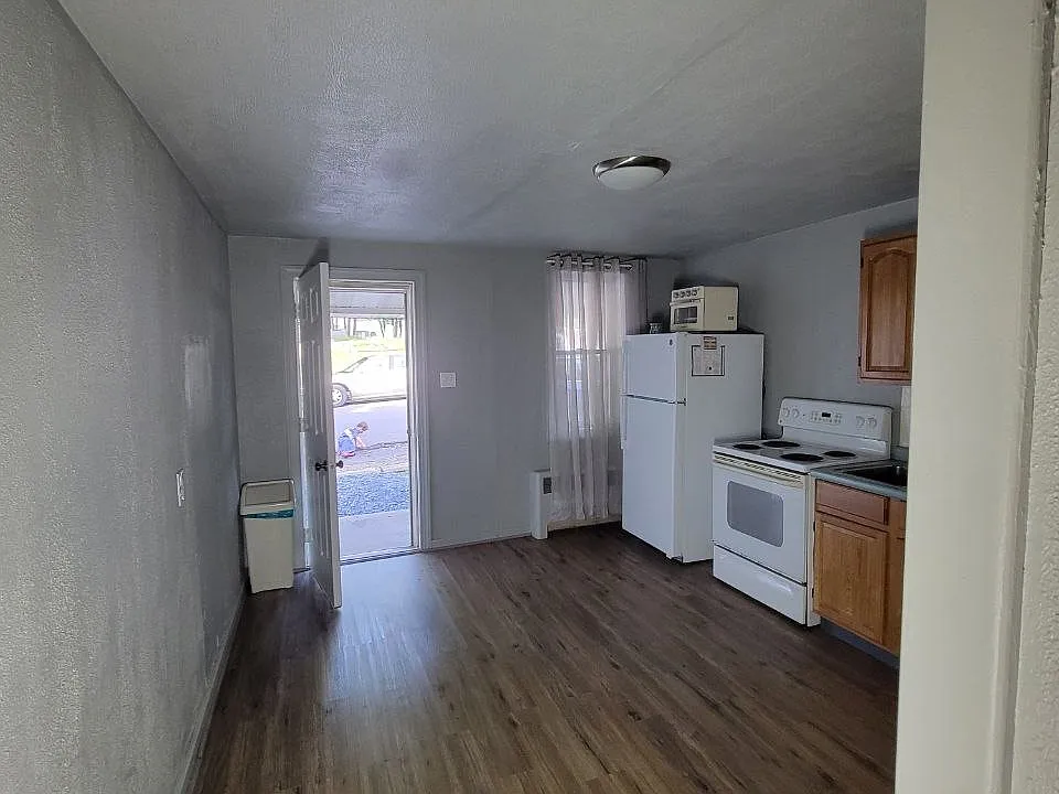 101 S 5th St #1