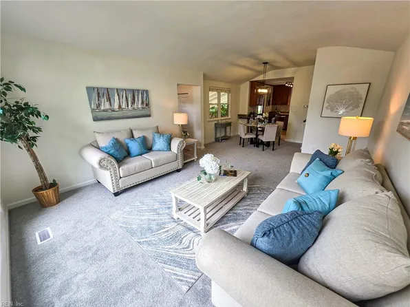 4509 Larkin St, Norfolk, VA 23513