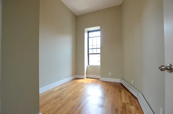 Rented by Miron Realty Group | media 30