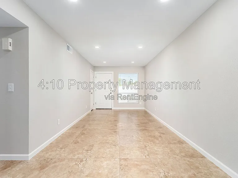 103 S McKemy St #A — Photo 8