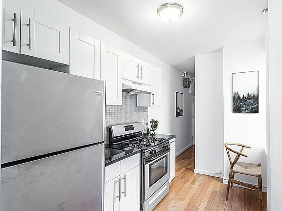 4th image of 207 Madison St APT 13A