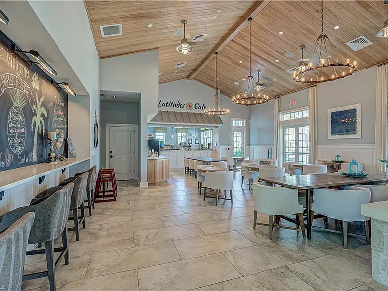 14559 Edgewater Cir — Photo 30
