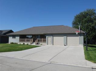 111 Bruce Cir, Saint Paul, NE 68873
