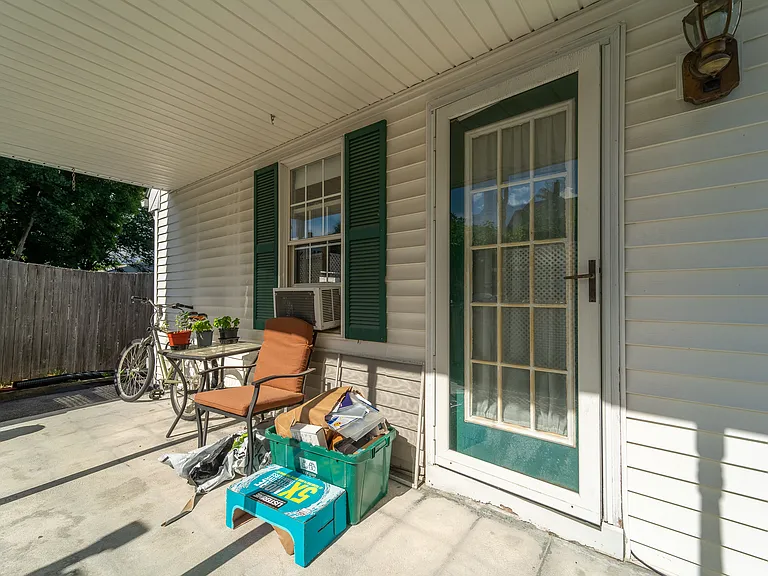 Agate Ave — Photo 20