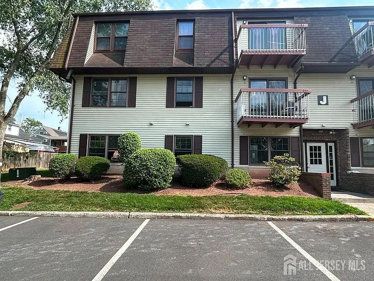 111 Orlando St — Photo 3