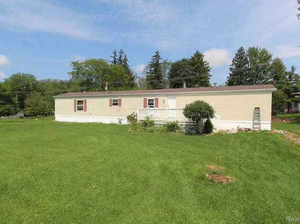 4049 E State St, Carsonville, MI 48419