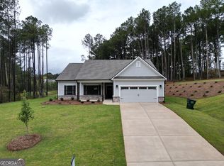 1038 Red Oak Ln, Loganville, GA 30052