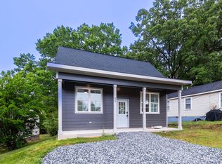 824 Chandler Ave, Burlington, NC 27217