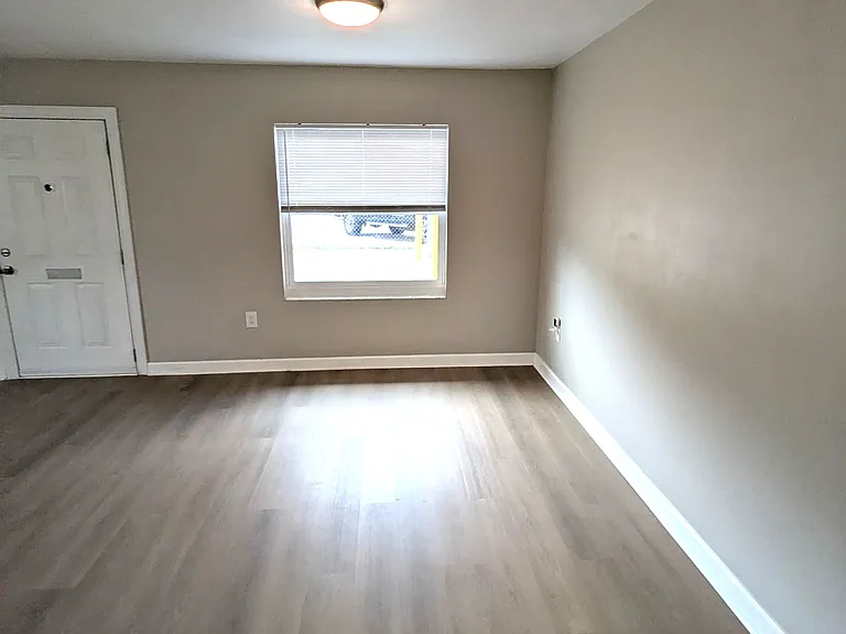 4420 SE 53rd Ave #1 — Photo 6