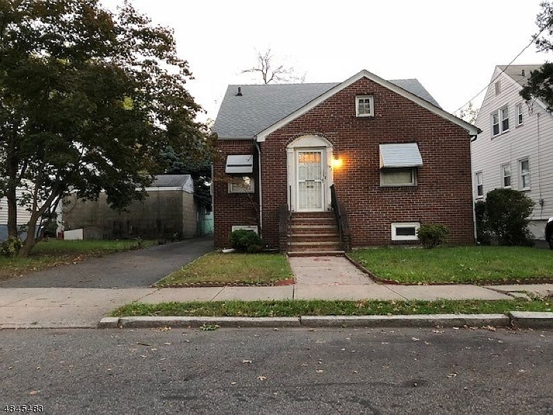 1st image of 390-392 Schley St