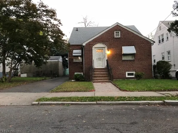 390-392 Schley St, Newark, NJ 07112