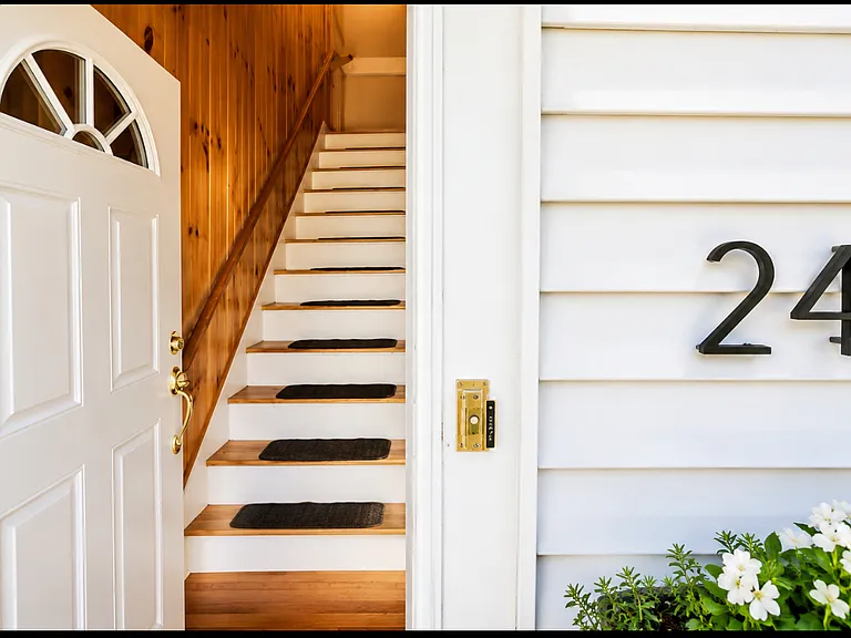 24 Washburn Pl #2 — Photo 1