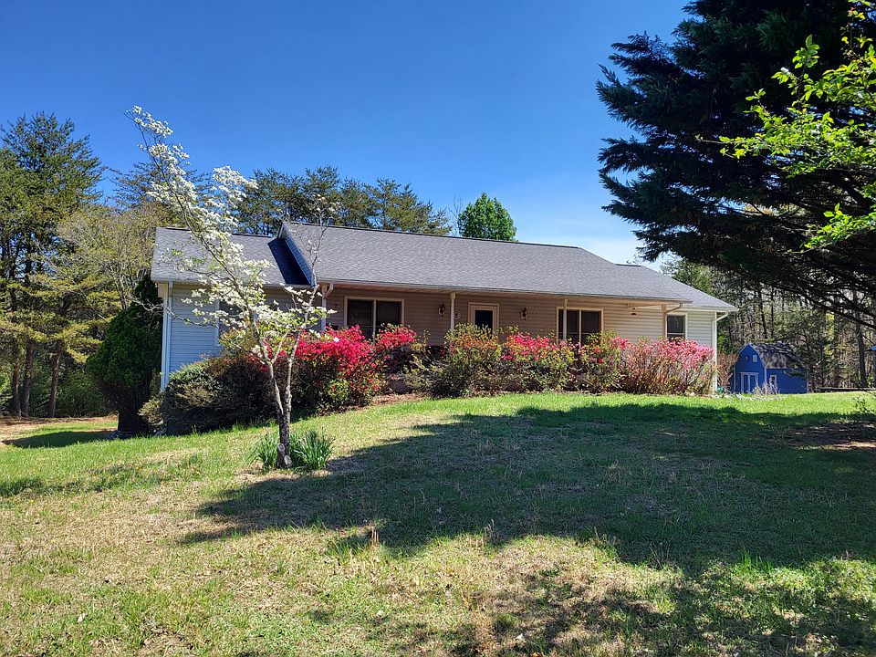 1st image of 214 Oakridge Dr