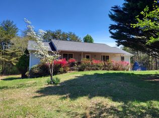 214 Oakridge Dr, Thaxton, VA