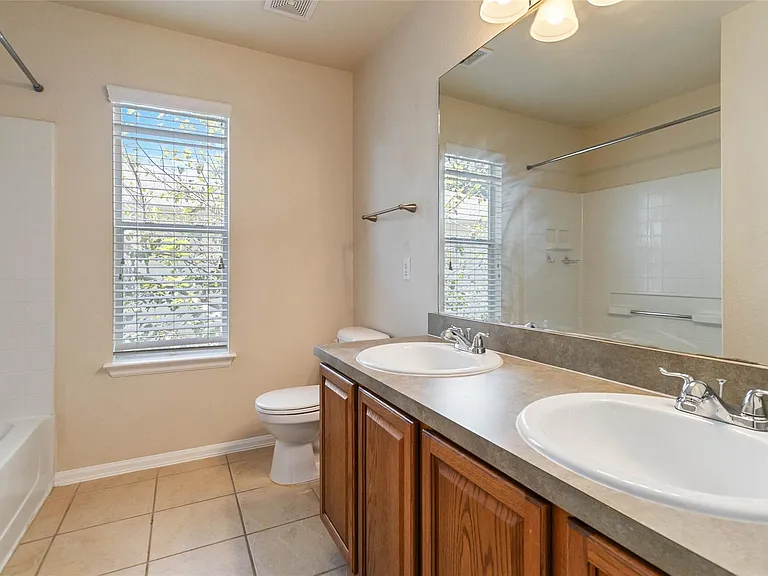 401 Spruce Dr — Photo 20