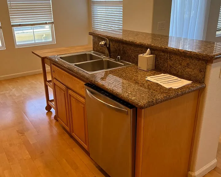 11 Royal Oak Ct — Photo 4