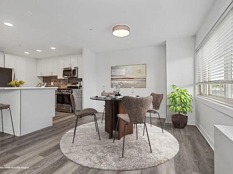 Ruxton Towers Apartments — Photo 5