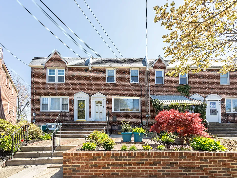 621 Cedar Ave