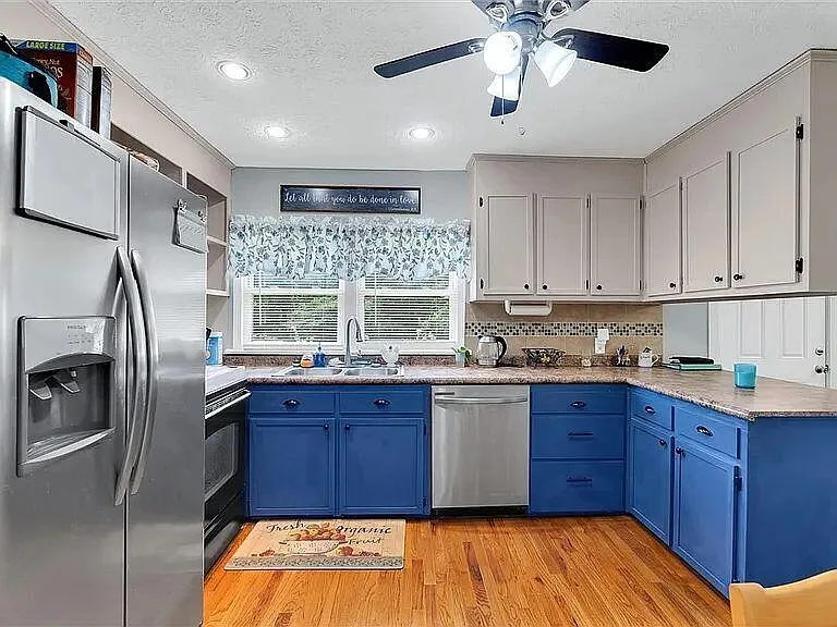 203 Phillips Ave — Photo 9