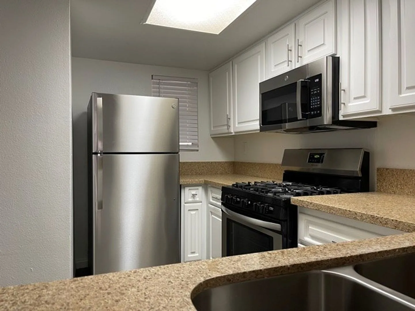 Villa Rivera Apartments — Photo 3
