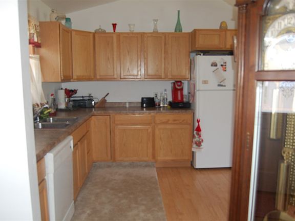 5th image of 251 Mottes Ln