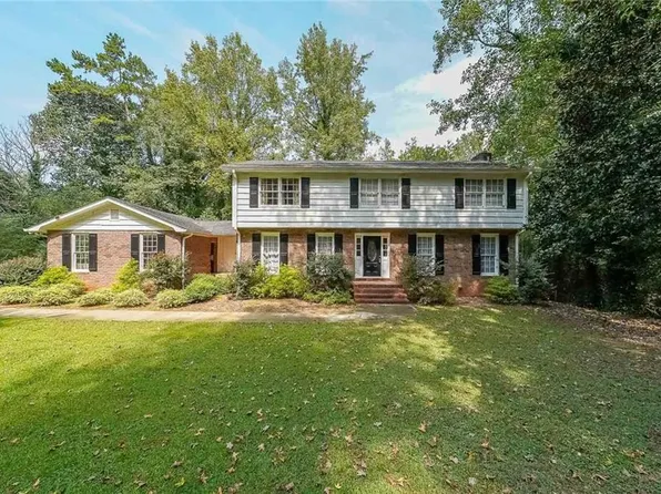12 Forrest Hill Rd, Winder, GA 30680