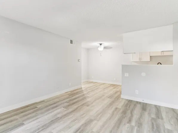 Summer Breeze, 6742 N Clybourn Ave #A59a5ba9c, North Hollywood, CA 91606