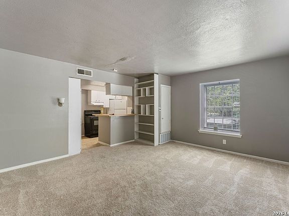3rd image of 170 De Chantle Rd 706