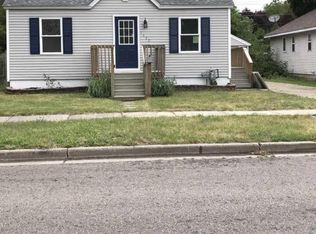 1437 Pennoyer Ave, Grand Haven, MI 49417