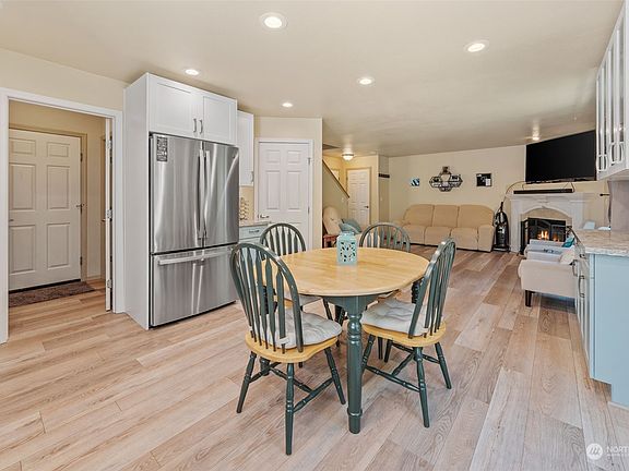 5th image of 15205 87th Avenue E