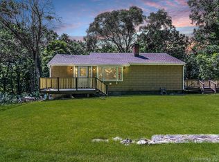 36 Scholz Rd, Monroe, CT 06468