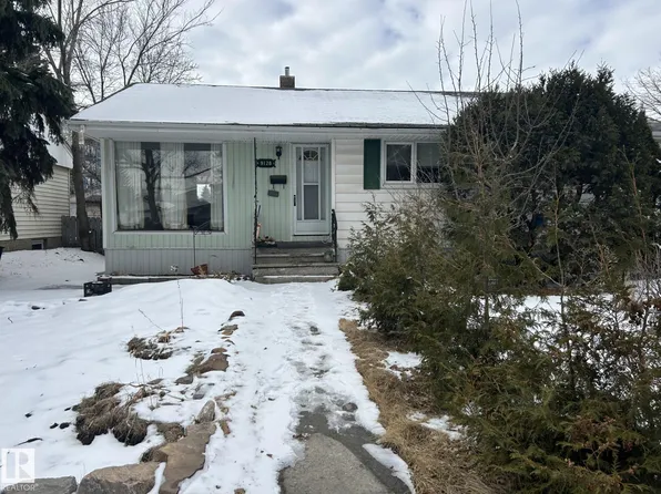9128 83rd St NW, Edmonton, AB T6C 2Z4
