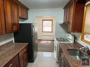 4253 Saull St, Flushing, NY 11355